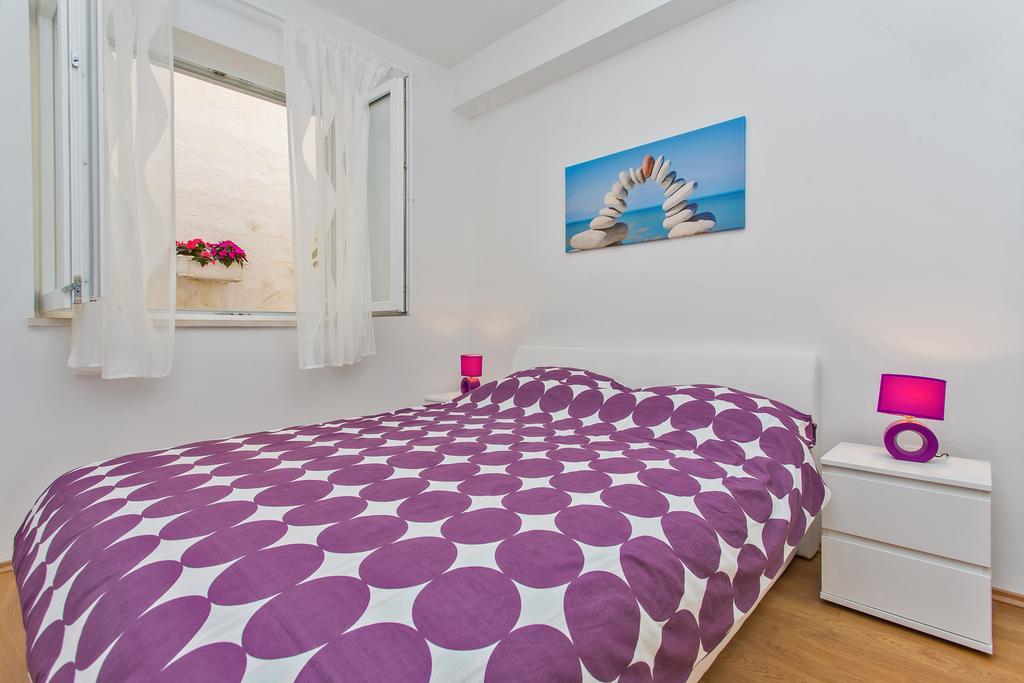 Apartment Flora Млини Стая снимка