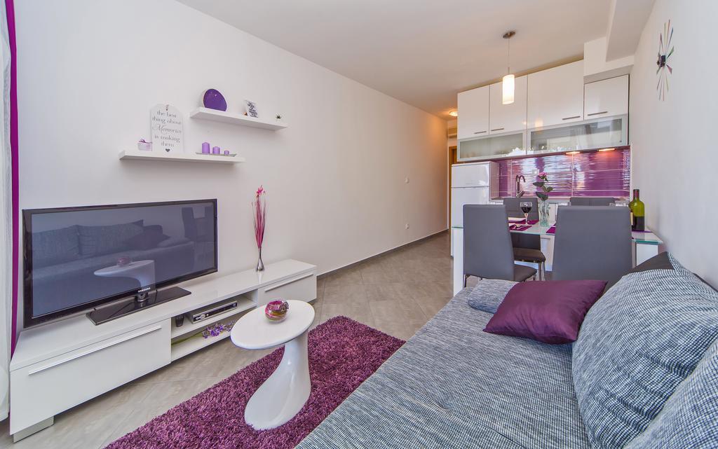 Apartment Flora Млини Стая снимка
