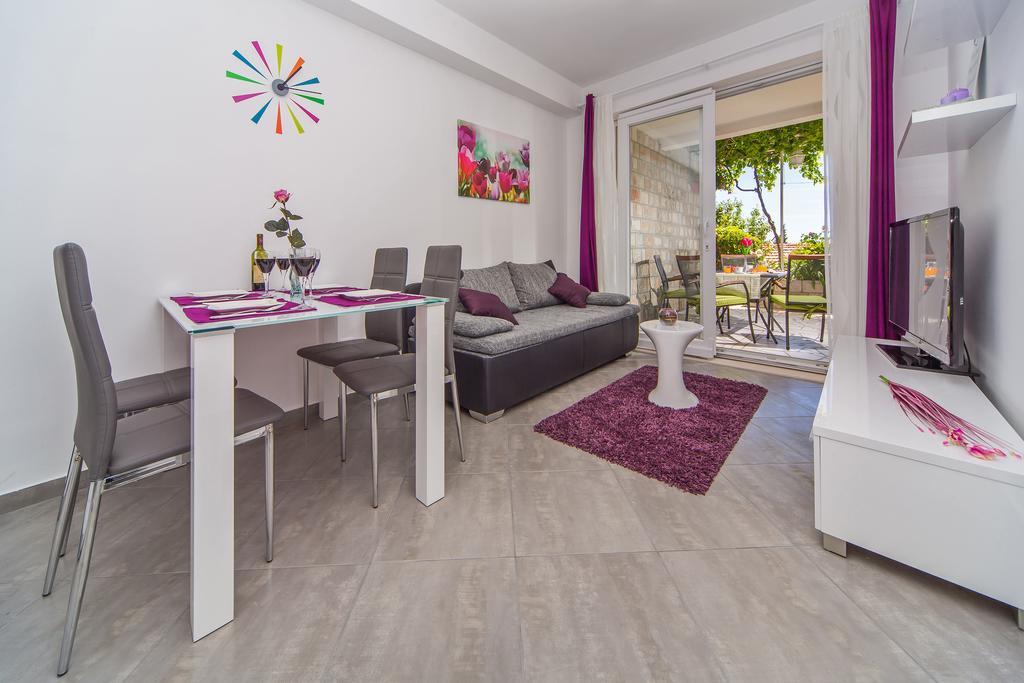 Apartment Flora Млини Стая снимка